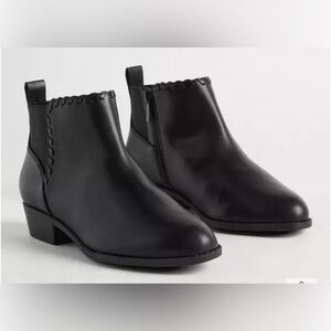 NWT TORRID Whipstitch Ankle Bootie size women’s 7